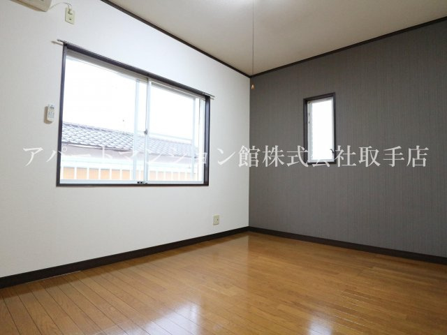 サンヒルズAの洋室