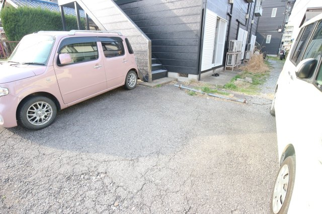 サンヒルズAの駐車場