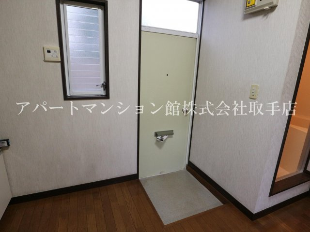 サンヒルズAの玄関