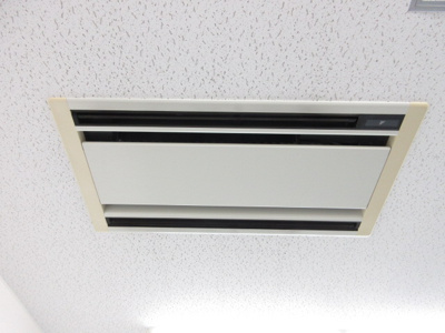 【設備】 | 磯上エリアの角地事務所ビル | エアコン