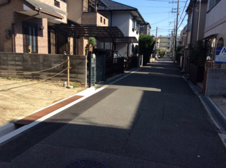 【前面道路含む現地写真】