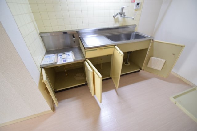 パールハイム市川のキッチン|キッチン収納
