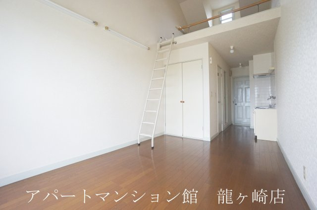 ウッディパレスフジⅡの洋室