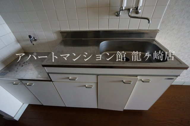 ウッディパレスフジⅡのキッチン