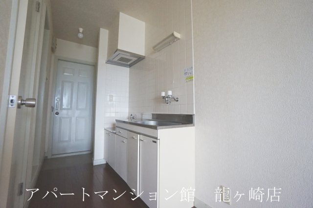 ウッディパレスフジⅡのキッチン