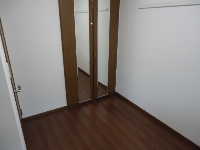 ラ・メール城脇の洋室