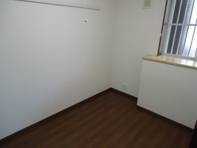 ラ・メール城脇の洋室