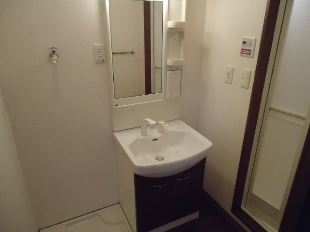 ラ・メール城脇の独立洗面台