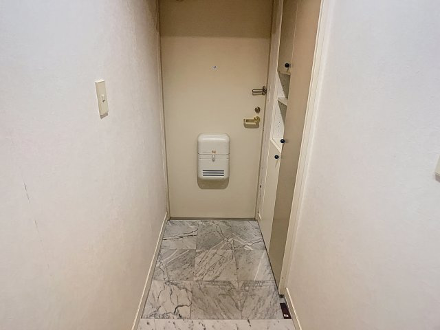 朝日プラザ緑町の玄関