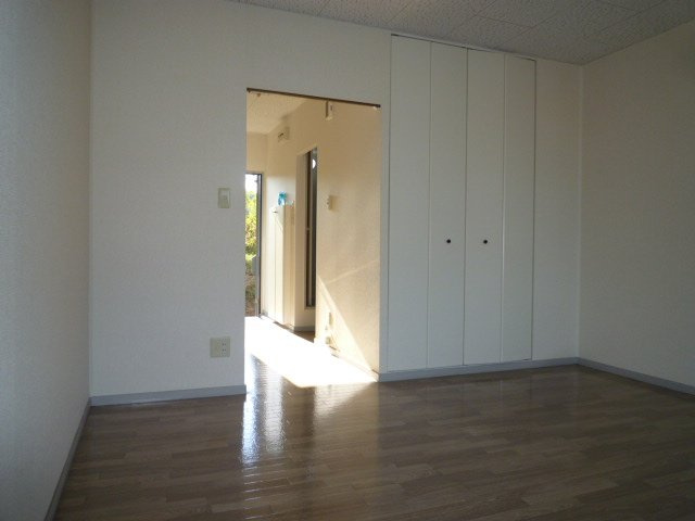 生坂サンプラザの洋室