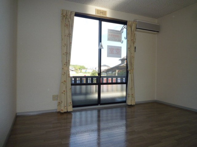 【洋室】 | 生坂サンプラザ