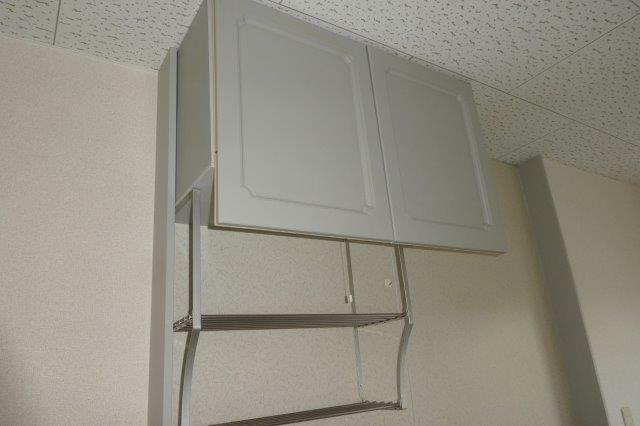 生坂サンプラザのキッチン|キッチン上収納