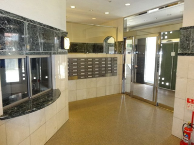 【エントランス】 | ＮＲ花小金井駅前 | 気品のあるエントランス