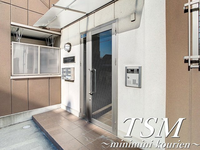 アフロディテ寝屋川のエントランス