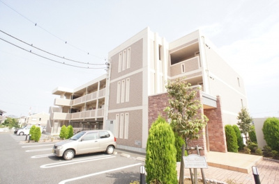 【外観】 | グランエリアール | ★オートロック３階建てマンションです