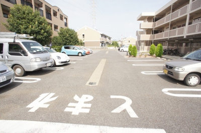 【駐車場】 | グランエリアール | ★敷地内駐車場完備