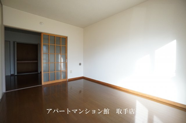 ソレーユ大海の居間・リビング