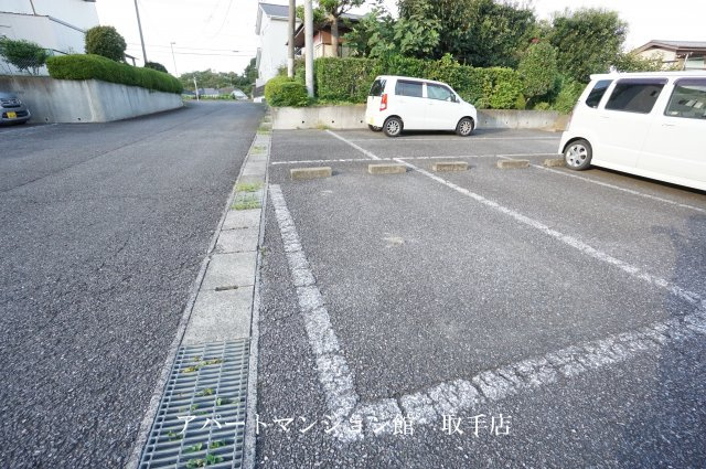 ソレーユ大海の駐車場