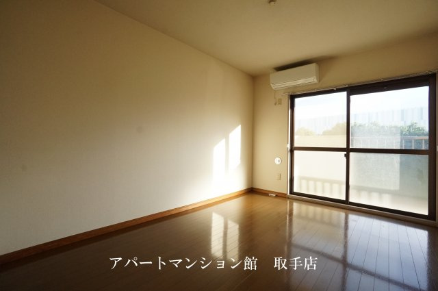 ソレーユ大海の居間・リビング