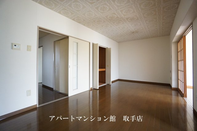 ソレーユ大海の居間・リビング