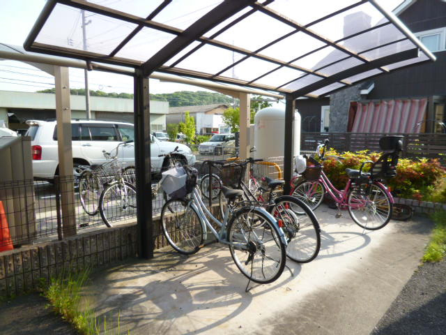 倉敷市西中新田のアパートのその他共用部分|自転車置き場