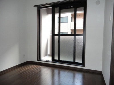 【居間・リビング】 | ロス・トーレンス | ※同建物同型別のお部屋