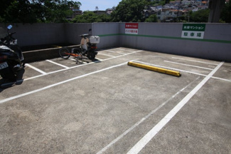 【駐車場】