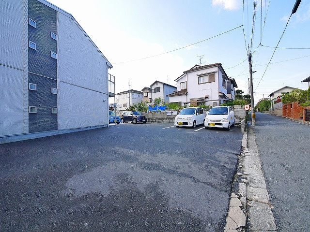 アムール Halekulaniの駐車場|駐車場に車を止められます