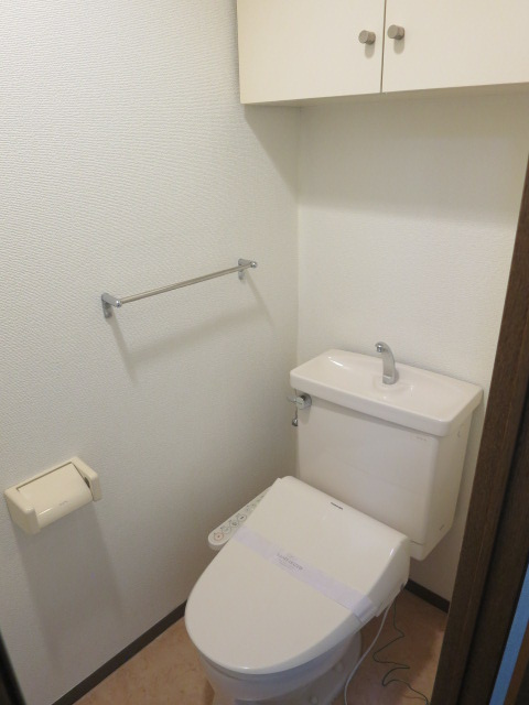 アタッシュマン青柳小平のトイレ