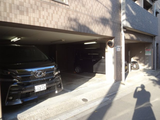 【駐車場】