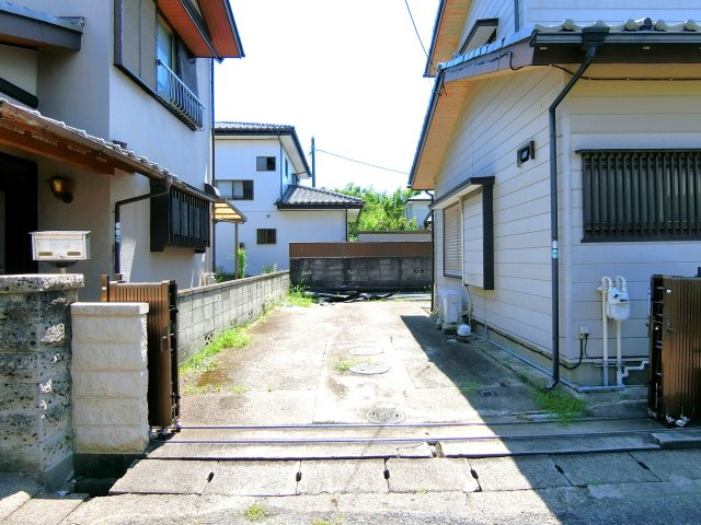 茂原市東郷K貸家の駐車場