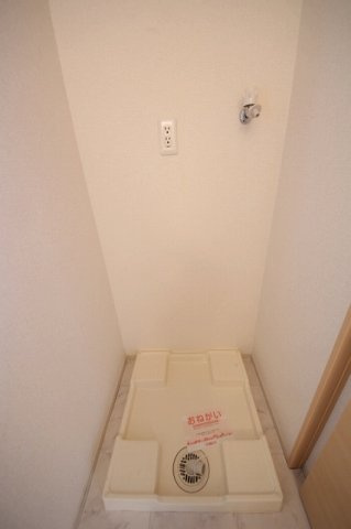 エレガンスＢ棟の洗面所|室内洗濯機置場です