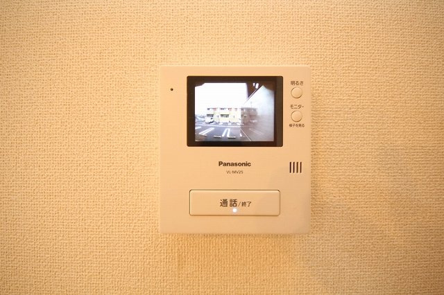 エレガンスＢ棟のセキュリティ|カメラ付インターホンです