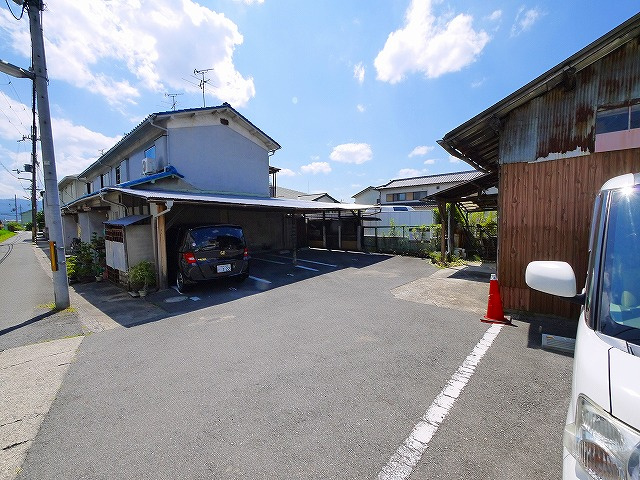 サンハイム　参番館の駐車場|駐車スペースもあります