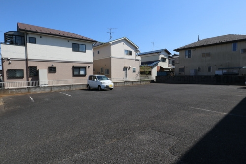 コーポだしやまの駐車場