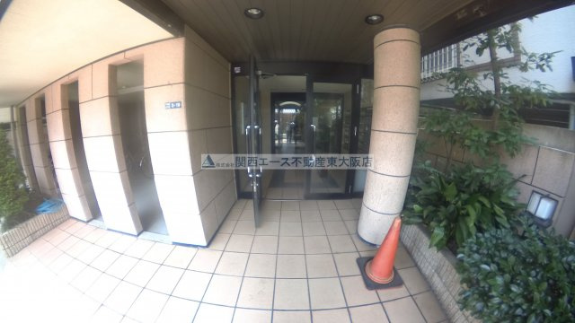 【エントランス】 | ロンモンターニュ小阪