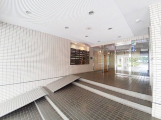 【エントランス】 | 【白山ハイツ】正面エントランス