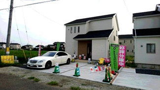 【前面道路含む現地写真】