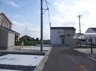 【前面道路含む現地写真】
