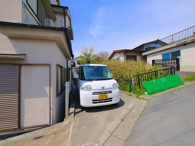 大和郡山市九条町戸建ての駐車場