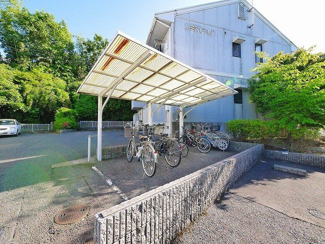 ル・ミランドールⅤのその他共用部分|屋根付きの駐輪場です