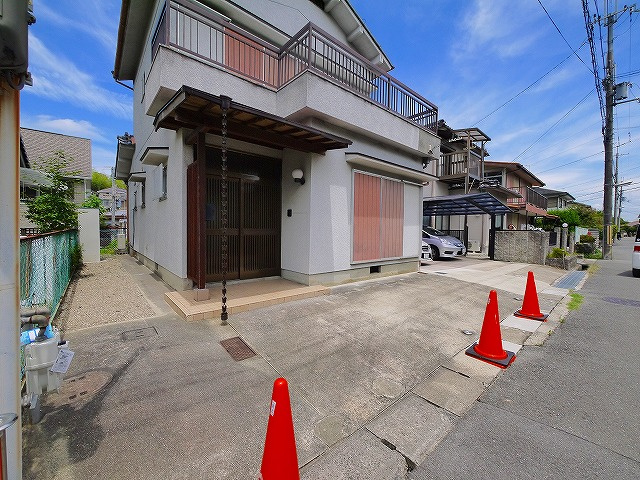 疋田町3丁目戸建の駐車場