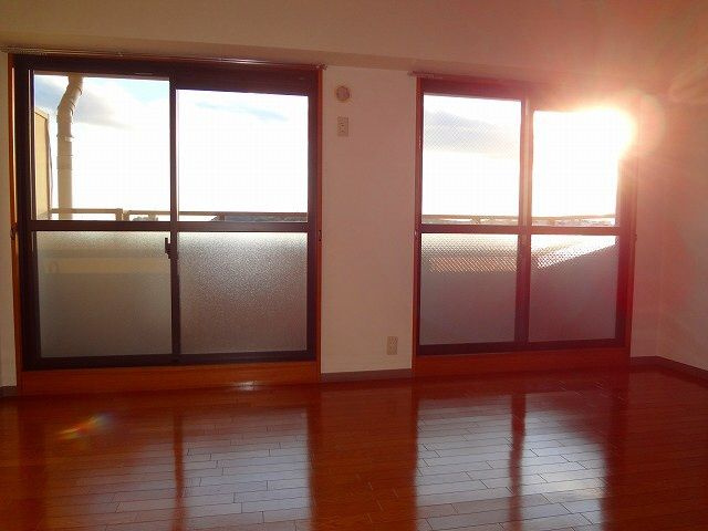 【居間・リビング】 | Comfort大井手 | ※別室同型タイプ