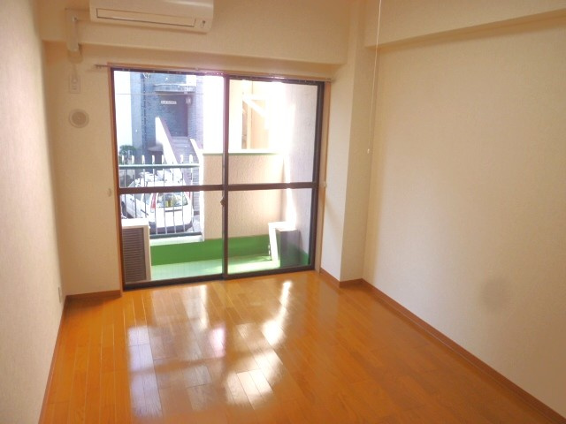 SRビルの洋室|※写真は同タイプの別室になります