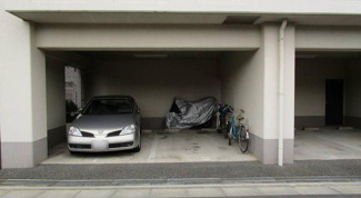 【駐車場】
