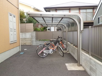 【その他共用部分】 | ソレーユ船橋 | 屋根付の自転車置場