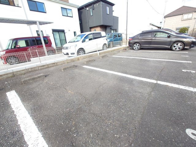 シェル青柳Ａの駐車場