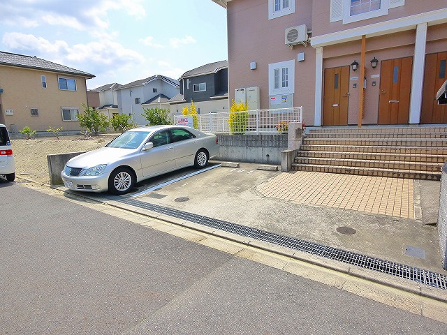 ボナール（州見台）の駐車場