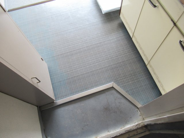 大原マンションの玄関