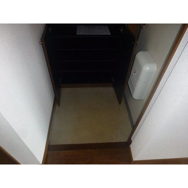 ガーデンヒルズの玄関